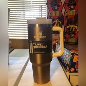NWT 40oz Stanley Quencher